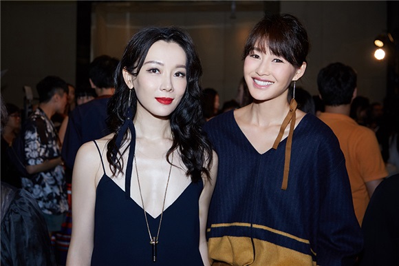 陈燃亮相吕燕大秀 中国It Girl自信飒爽笑容迷人