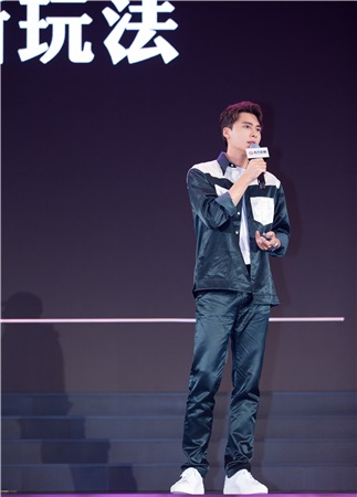李易峰携新作《动物世界》亮相推介会 演技惊艳获导演力赞