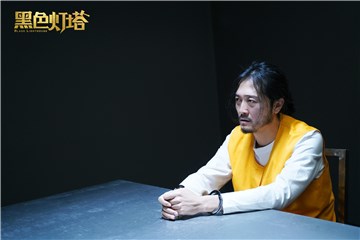 《黑色灯塔》周小川演绎温暖反派  哭戏获赞引共鸣