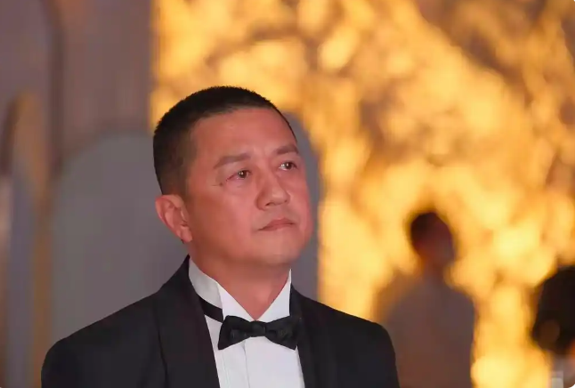 李亚鹏香港再办嫣然慈善晚宴 筹款 336 万港币 13 年落差引唏嘘
