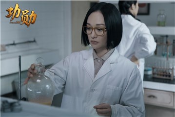 周迅《功勋》之《屠呦呦的礼物》今晚收官 倾情诠释感受功勋精神
