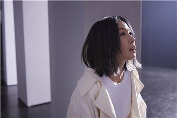 “文艺天后”刘若英 2021全新单曲 属於我们的《黄金年代》绽放而来