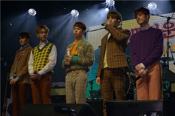 男团N.Flying举办《N.Flying》Showcase