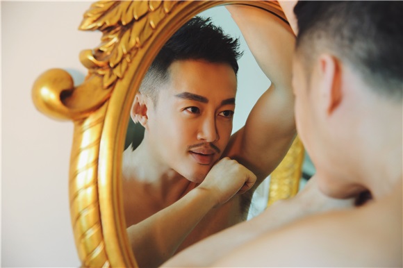 歌手马宁华丽回归成绩斐然 「中国第一妖男」刷爆微博