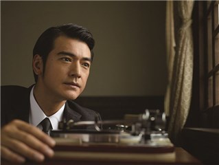 当大明星容易吗?金城武曾将自己自画像贴在公司小便斗前