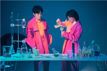 「燕姿计画」真的来了！天王天后密谋合体，彼此互导醉鬼短剧影片