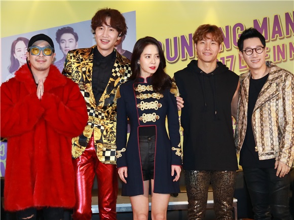 《Running Man》成员宋智孝、李光洙、金钟国、刘在锡、HaHa、池锡辰澳门举行「RUNNING MAN 2017 LIVE TOUR」亚洲巡回粉丝见面会