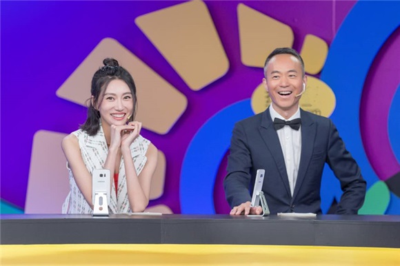 贾乃亮「单挑」李斯羽PK绕密码 网友大呼:心疼乃爸