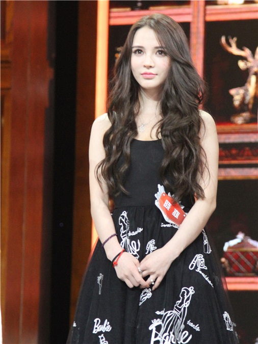 薛之谦六位数买她的画 小「Angelababy」大秀才艺