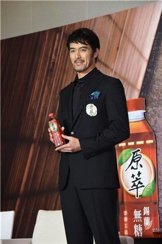 黄子佼力赞阿部宽敬业又随和