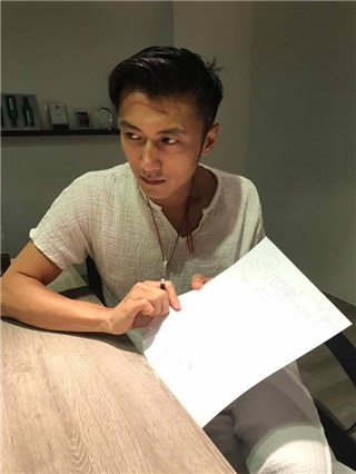 谢霆锋终於开微博了 粉丝恳求多更博啊！