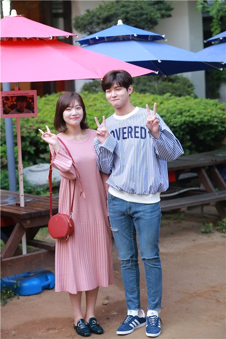 李玹雨、JOY、朴秀荣、李廷镇、李瑞元等出席电视剧《她爱上了我的谎》终映宴