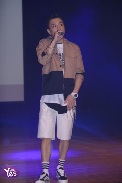〈Yes 首尔现场〉饶舌歌手FLOWSIK举办SHOWCASE 劲歌热舞嗨翻全场