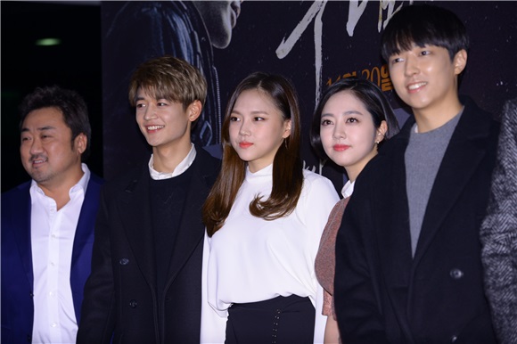 电影《两个男人》举行VIP试映会 SuperJunior利特、少女时代允儿等助阵