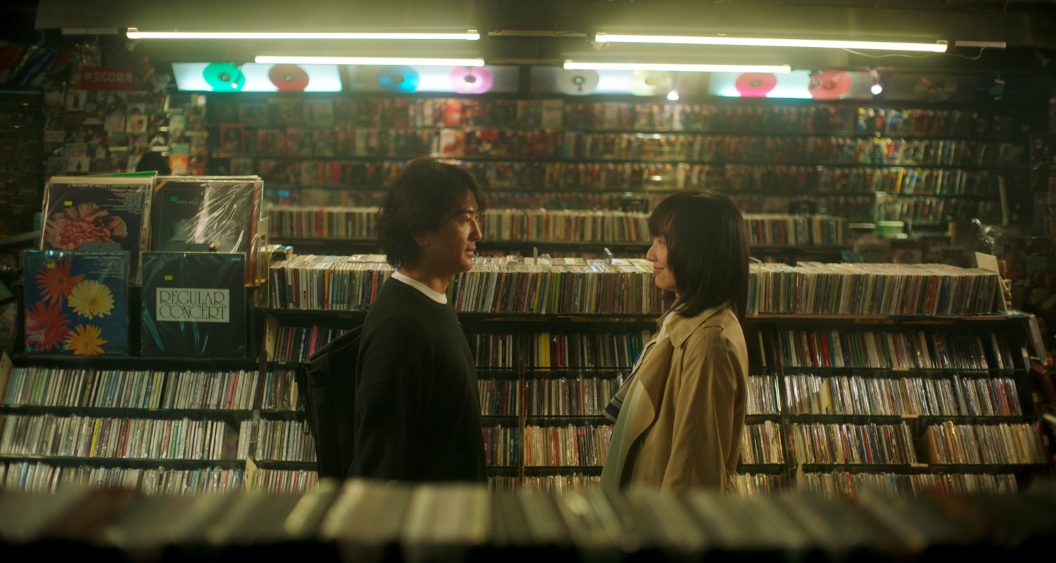 爱情电影《久别重逢》文青女神蔡思韵和男神郑伊健演出久别重逢的前情侣