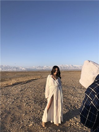 孟佳拍摄新歌FREE MV