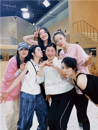 郭采洁乘风破浪有效健身肌肉显着 直击心灵被访者变身探访者