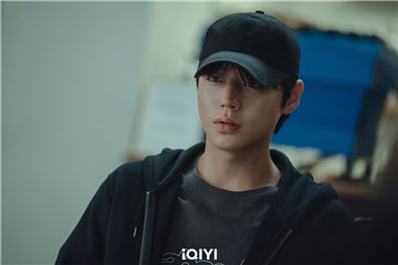朴志训吐露Wanna One解散後心情「很孤独」 共感《弱美男英雄Class 1》角色阴郁处境