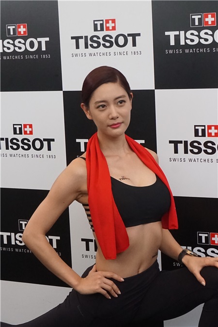 「亚洲第一美女」李成敏参加大型障碍跑