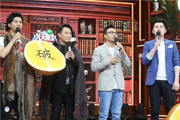 张信哲自曝传统文化粉丝 曾为收藏花光积蓄
