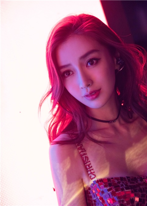 Angelababy跨年献唱小海绵摇篮曲 甜美声线简直开口跪