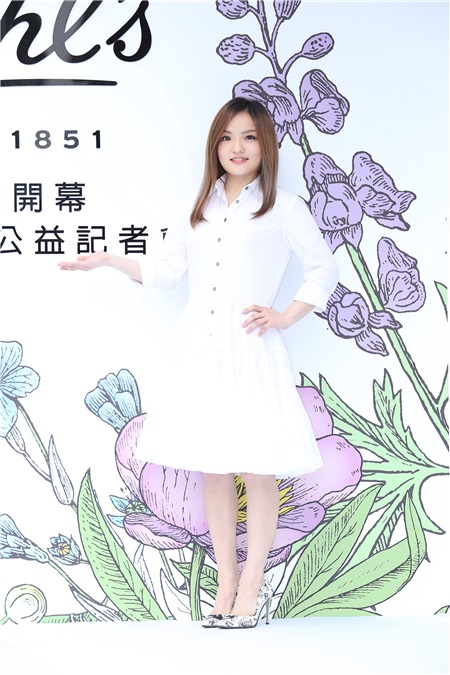 徐嘉莹出席XKIEHL’S快闪店开幕