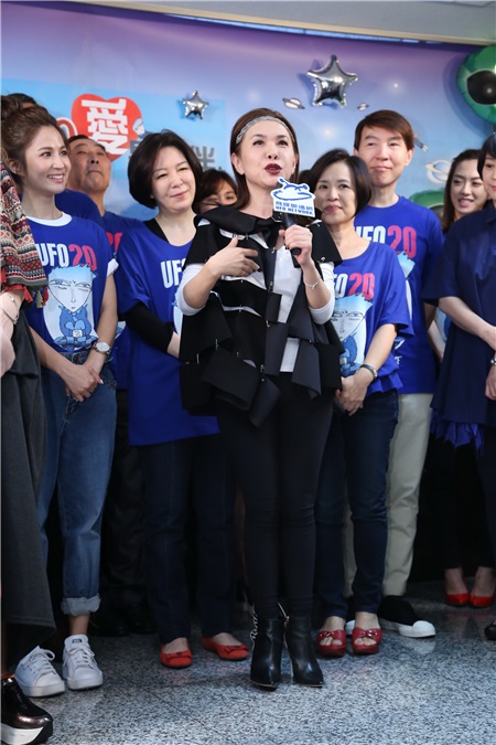 张小燕、黄子佼、张清芳等出席《飞碟电台廿周年庆》记者会