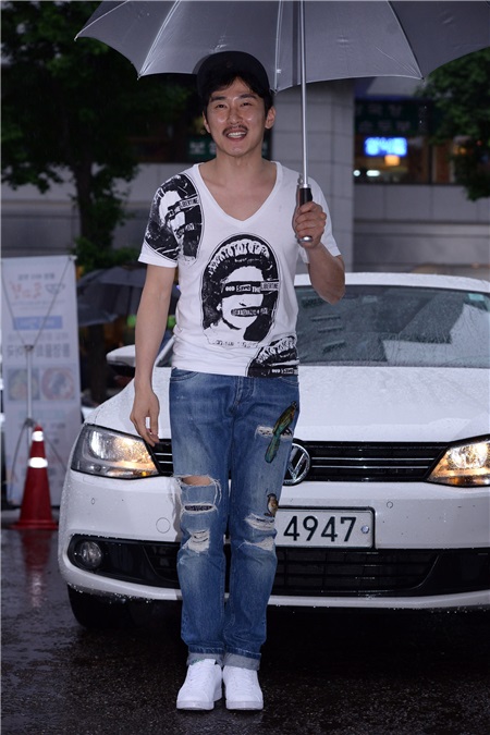 李宝英、李尚允、权律等出席SBS电视剧《悄悄话》终放宴