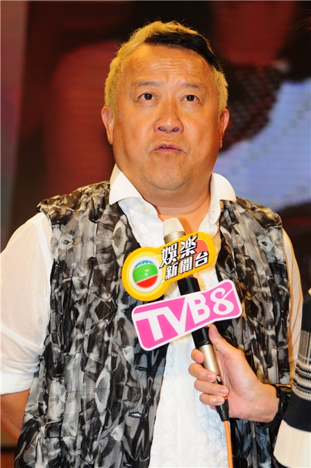 成龙助阵洪金宝工作室开幕两王相会 彭于晏为义父站台活泼耍宝秒变「迷弟」