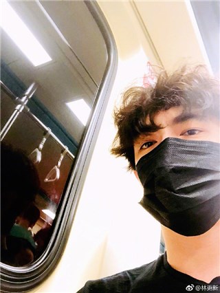 林更新分享新剪的浏海 自嘲真像美少女战士 ！