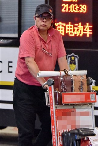 张铁林私生子生母斥其道德败坏：他不适合带孩子