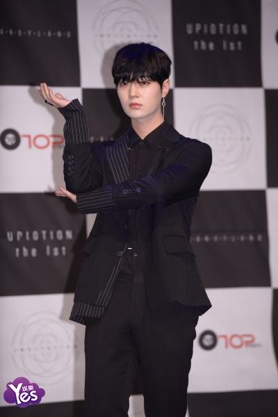 〈Yes 首尔现场〉UP10TION举办showcase 10位成员齐聚帅气亮相