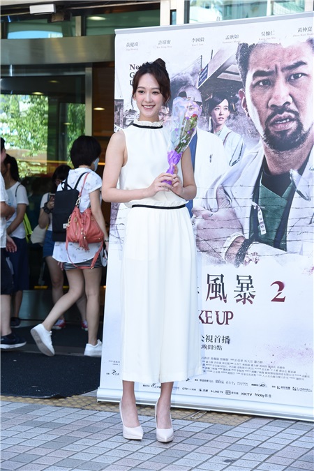 李国毅.孟耿如温馨过白色七夕 向第一线医疗人员表达敬意