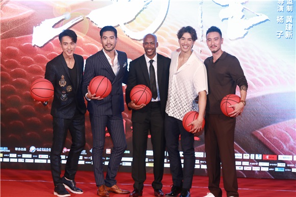 《我是马布里》定档吴尊圆梦 马布里自爆演电影比打球难