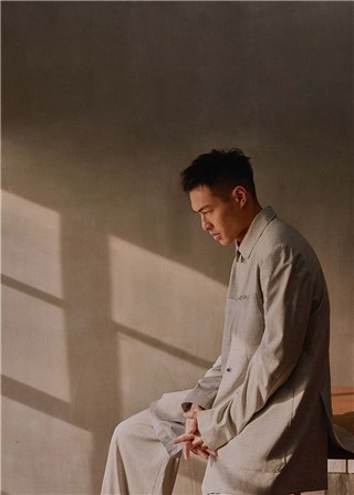 杨佑宁曝质感大片 “石天冬”的性感如此干净