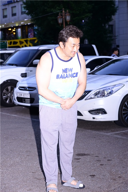 崔秀英、马东锡等人参加《38师机动队》 终放宴