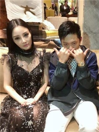 陈翔带李小璐闺蜜回家过夜恋情曝光？ 粉丝：太尴尬，不约
