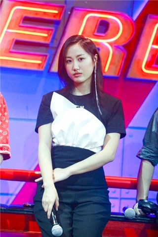 陈粒加战队选手微信,姐弟般相处。