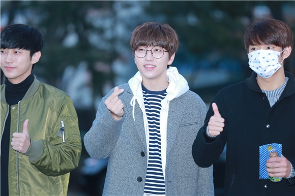 男团Seventeen、 ASTRO、 B1A4等前往KBS电视台参加《音乐银行》彩排
