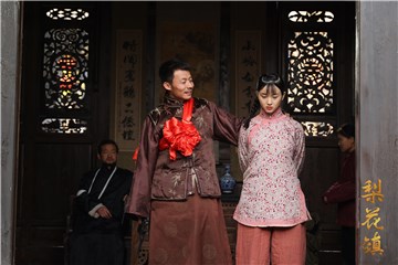 贺雨禾、阳博主演电影《梨花镇》入围上海国际电影节