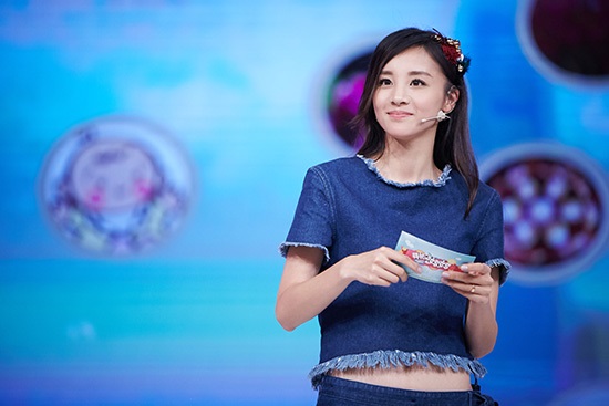 辣妈章龄之畅谈育儿经 若隐若现少女腰