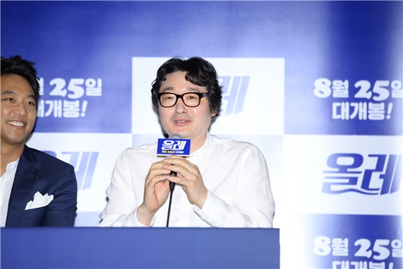 《偶来》媒体试映会:申河均、吴满锡与朴熙顺 三个男人一台戏