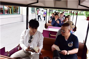 郭德纲 欧弟一起完成任务