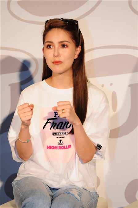 昆凌助阵Paul Frank新品发布会 「天王嫂」穿上白Tee+牛仔裤青春如少女