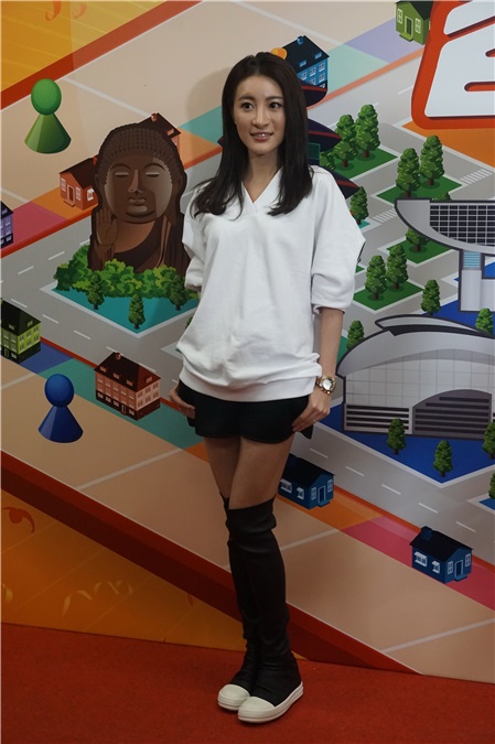 曾志伟、林夏薇、黎耀祥、李灿森等现身为节目《我爱香港》录影
