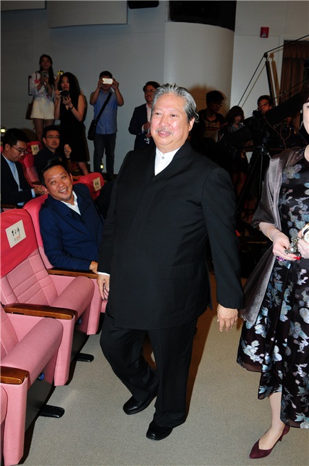 成龙助阵洪金宝工作室开幕两王相会 彭于晏为义父站台活泼耍宝秒变「迷弟」