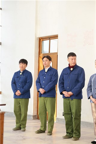 黄渤、孙红雷、黄磊在考试中