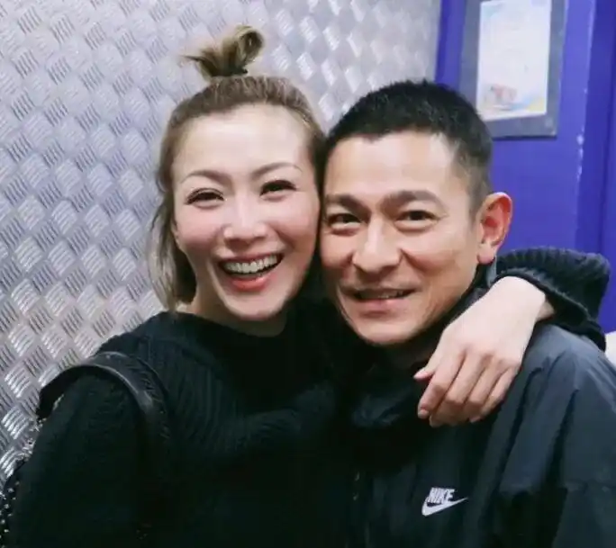 郑秀文曝刘德华有社交恐惧症 坦言天王生活重心只有家庭和女儿