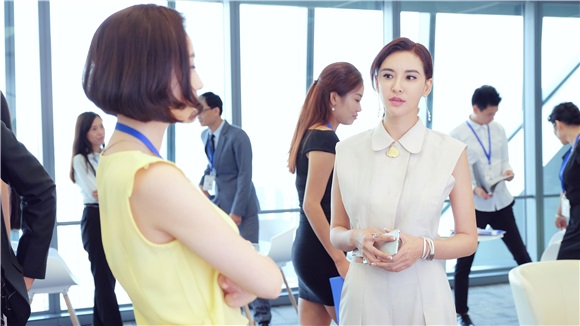 《我不是精英》即将收官 莫小奇与雷佳音冰释前嫌