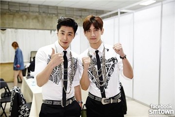(图/取自东方神起脸书、JYJ脸书)